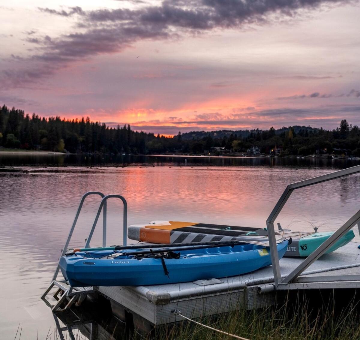Lakefront With 180 Degree View Private Dock And Boats *