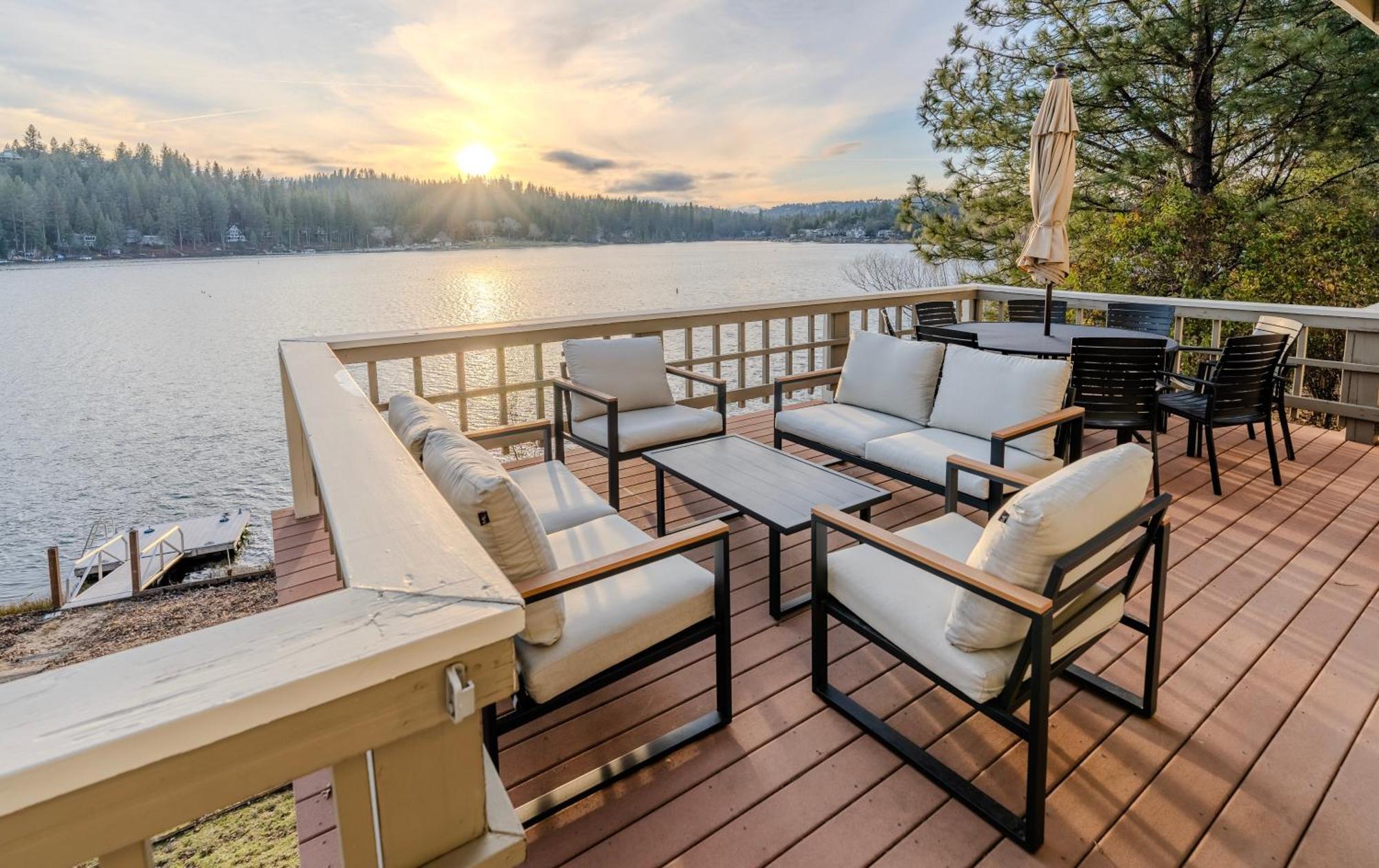 Lakefront With 180 Degree View Private Dock And Boats *