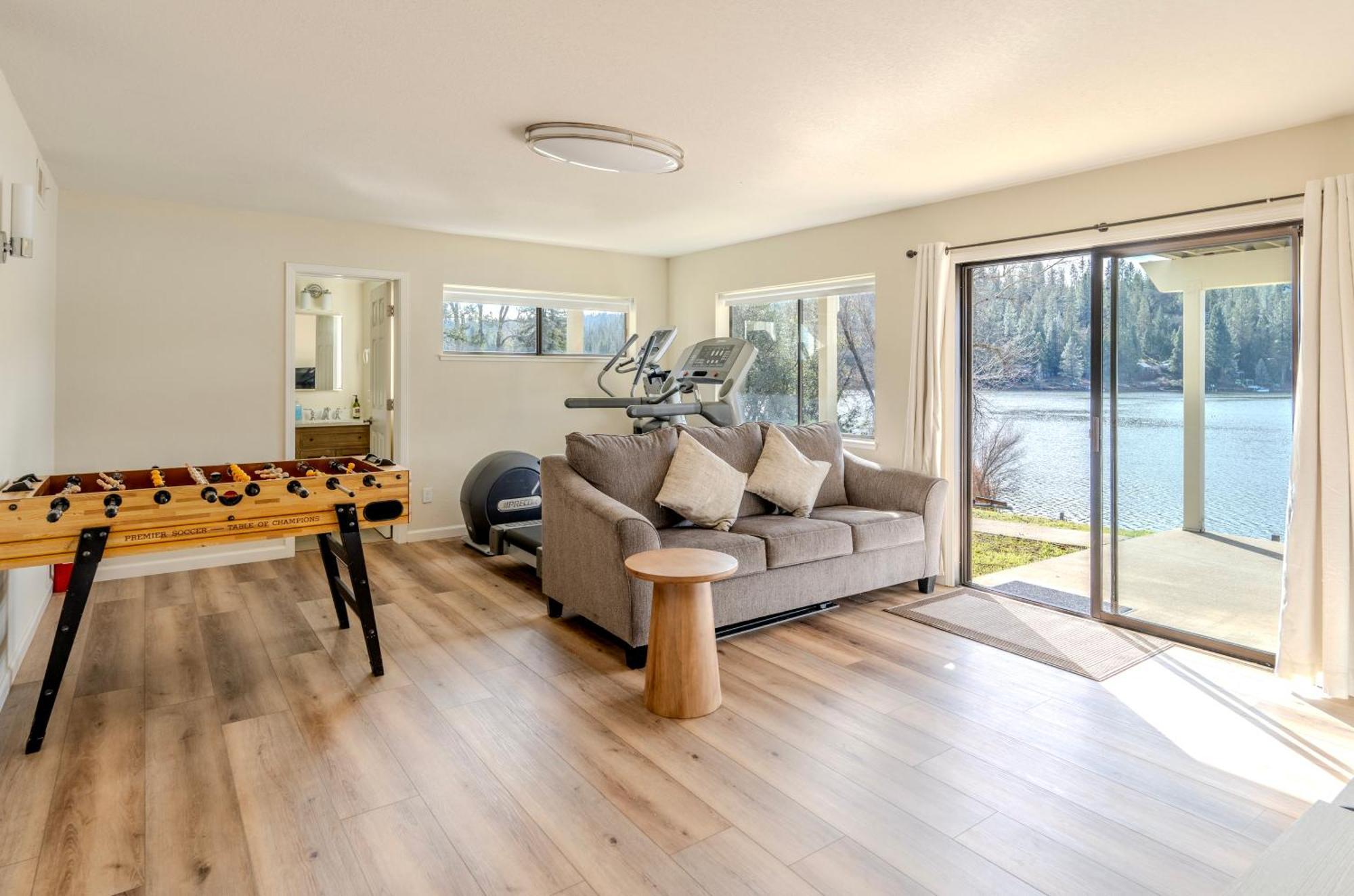 Lakefront With 180 Degree View Private Dock And Boats Groveland