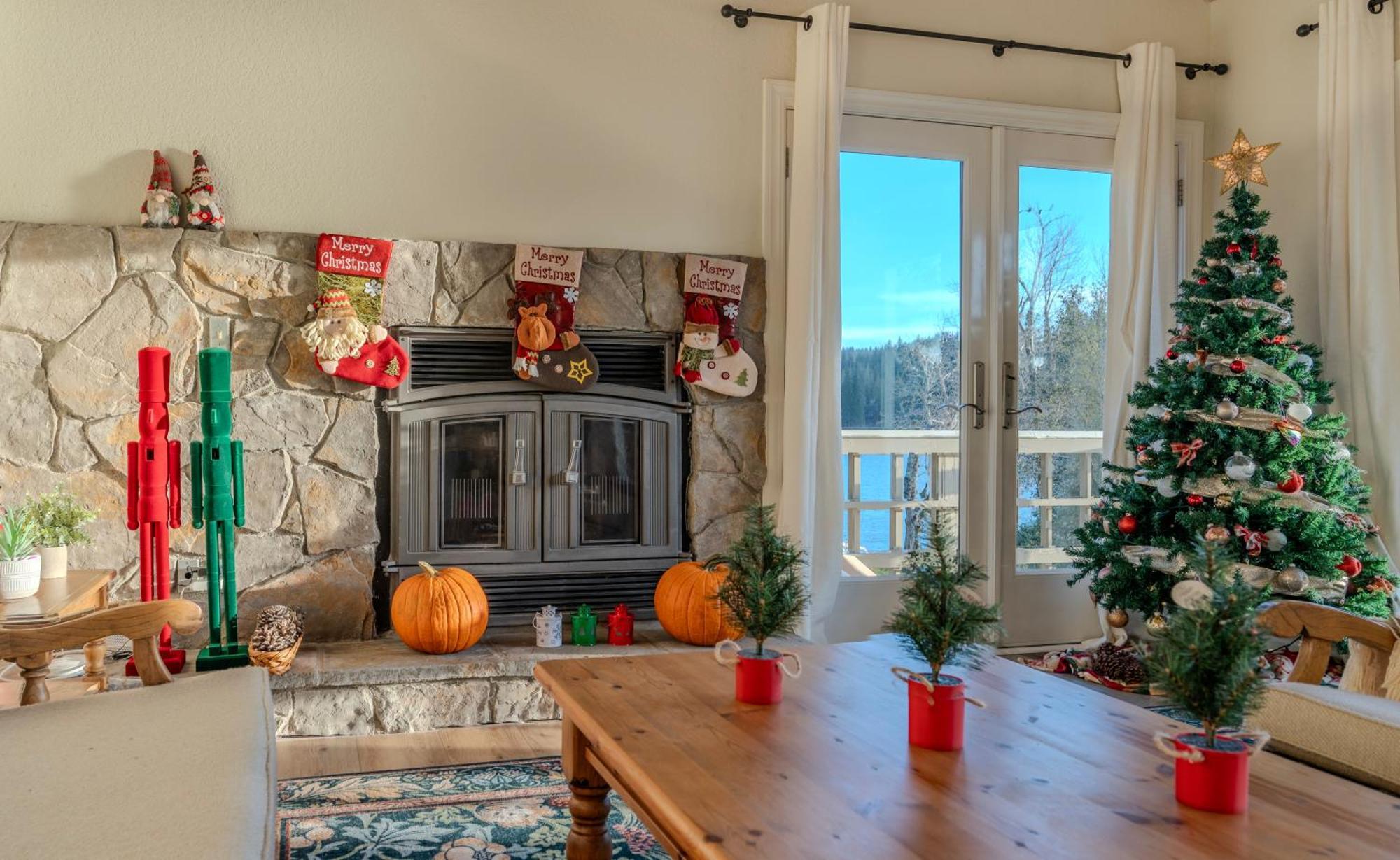 Lakefront With 180 Degree View Private Dock And Boats Groveland