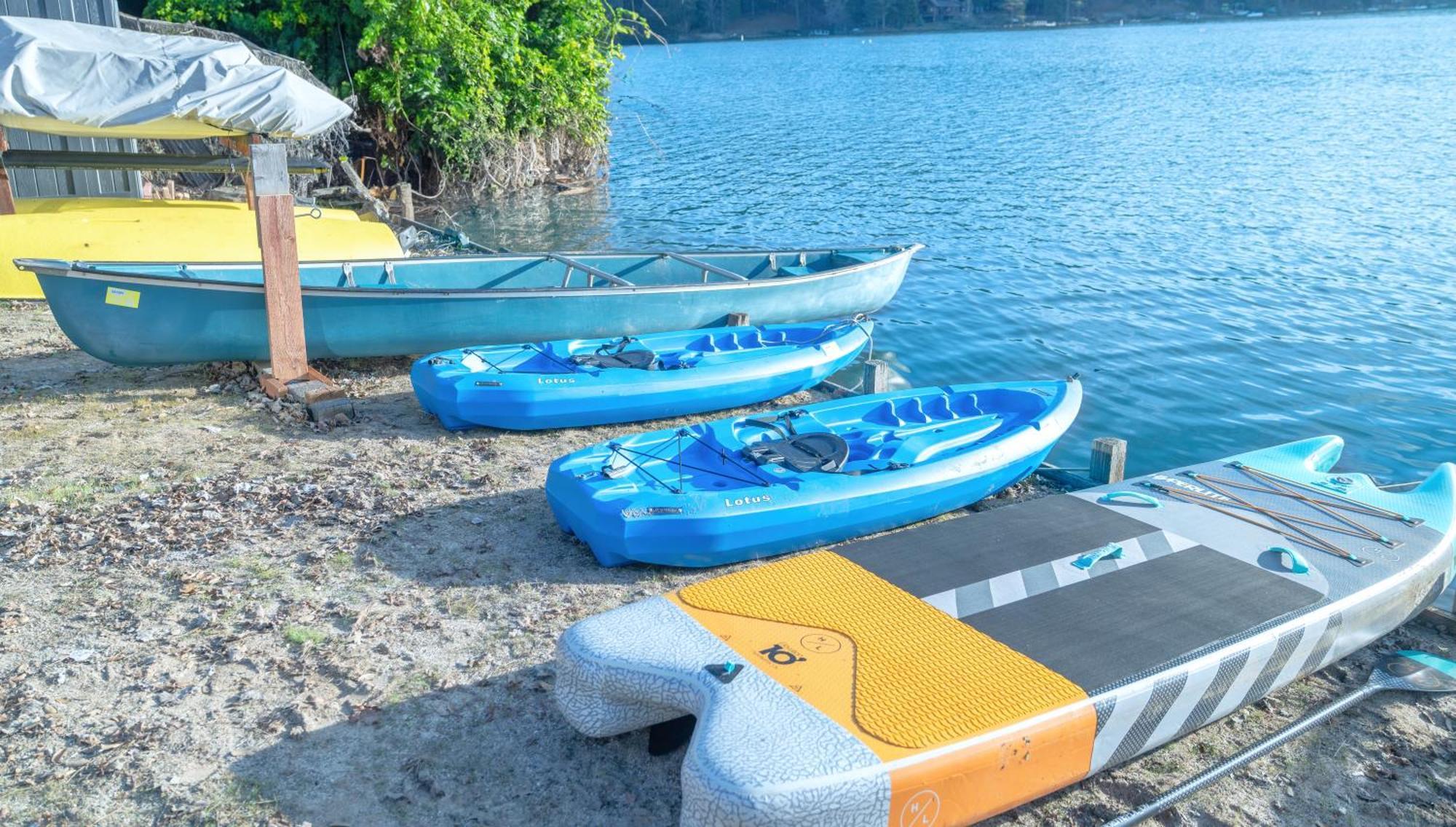 Lakefront With 180 Degree View Private Dock And Boats Villa Groveland